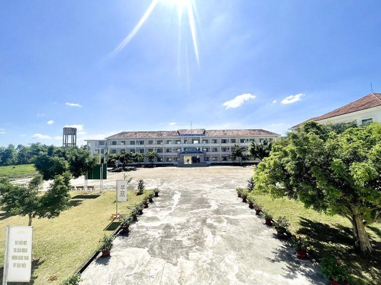 Trường Trung học phổ thông chuyên Bảo Lộc