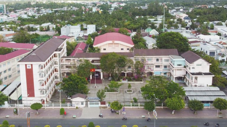 Trường Trung học phổ thông chuyên Nguyễn Bỉnh Khiêm Vĩnh Long