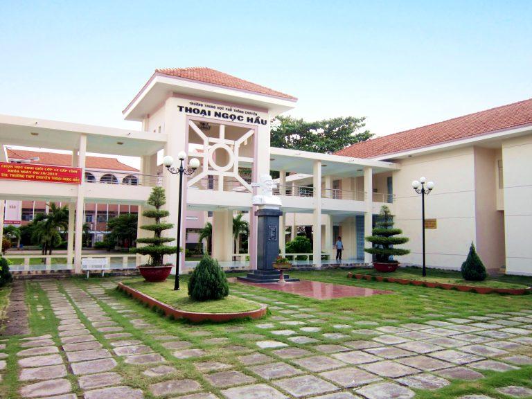 Trường Trung học phổ thông chuyên Thoại Ngọc Hầu